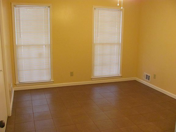 5th image of 348 Sherwood Cir SE
