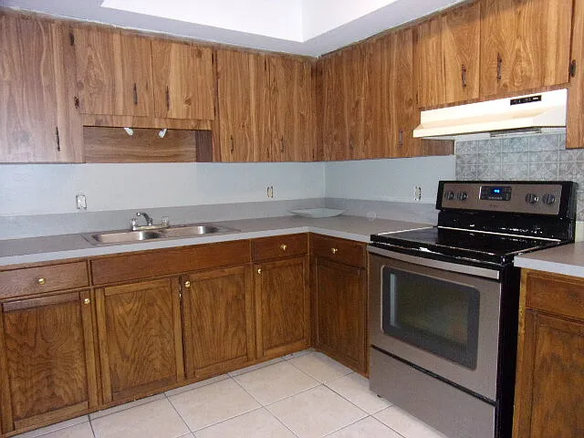 3025 Saint Paul Dr — Photo 7