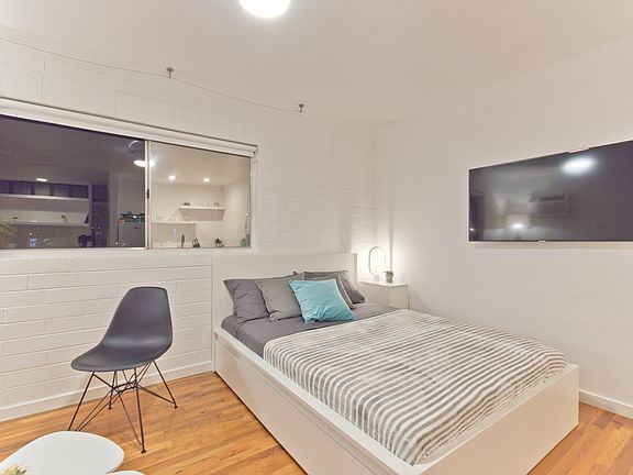 5th image of 601 N 6th Ave #201