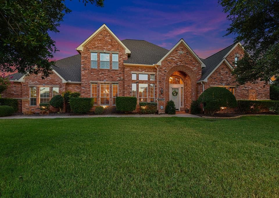 1st image of 180 Lake Trail Dr