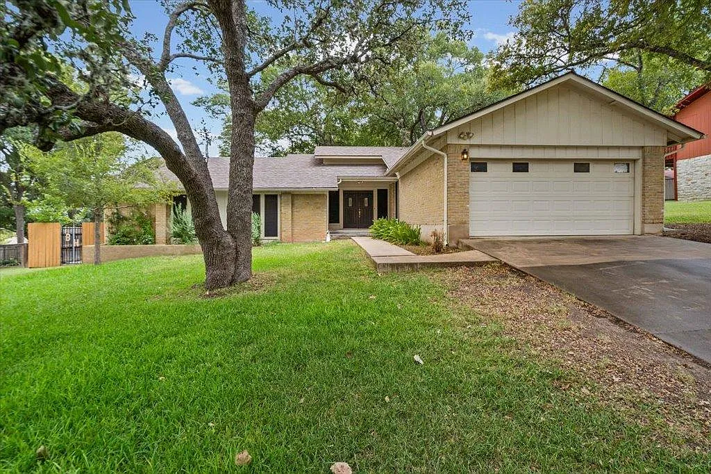3 bed, 2.0 bath, 1751 sqft, $2,450 — Photo 1