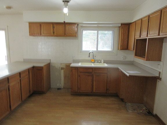 5th image of 36389 N Edgewood Dr