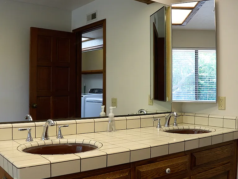 397 Loftyhill Dr — Photo 35