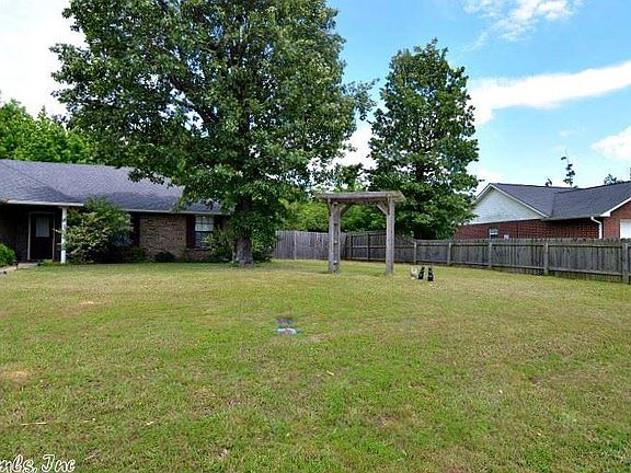 4th image of 1104 Brandon Dr