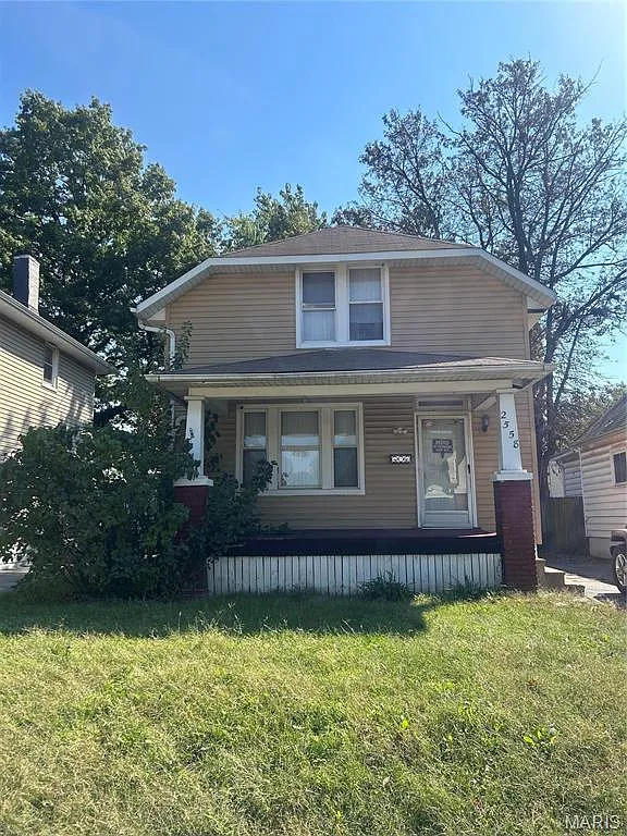 2558 State St photo 1