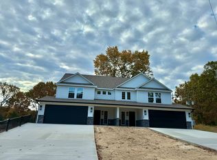 98 Irish Dr, Sunrise Beach, MO 65079