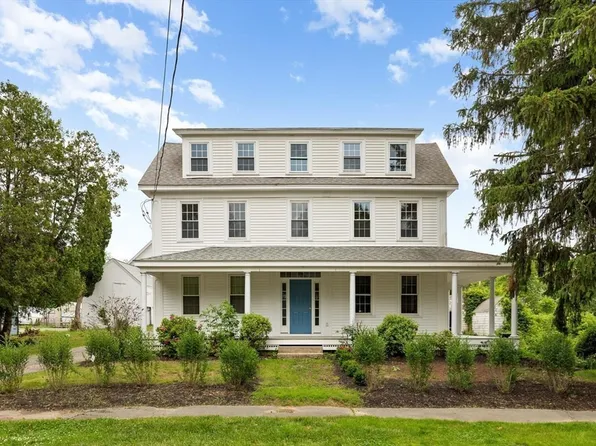 63 Pleasant St Floor 2, Rowley, MA 01969
