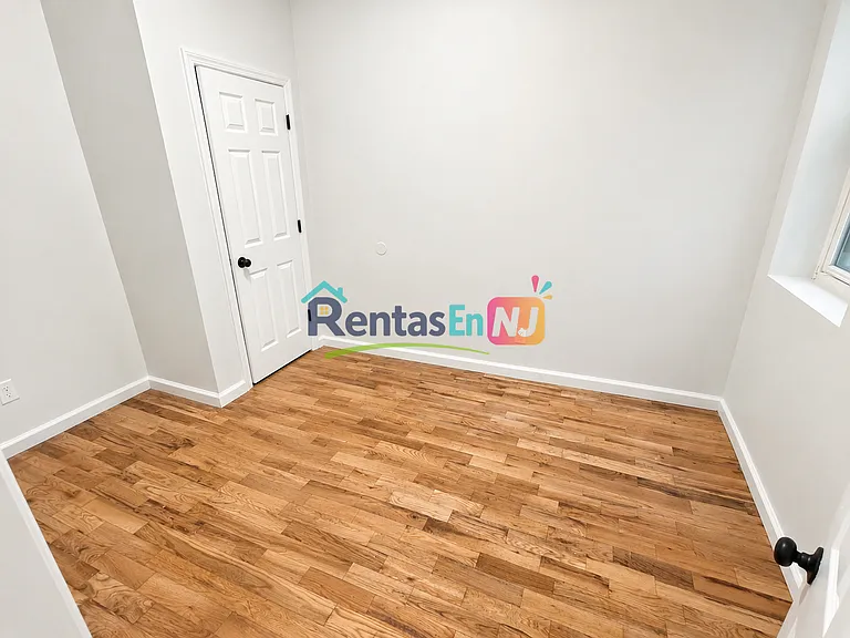 529 E Jersey St #1A — Photo 5