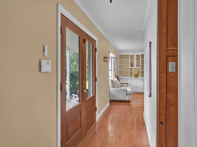 2947 Burnt Oak St — Photo 4