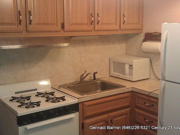 2nd image of 1555 E 54th St