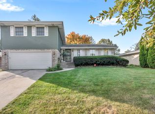 1457 Carson Ct, Homewood, IL 60430