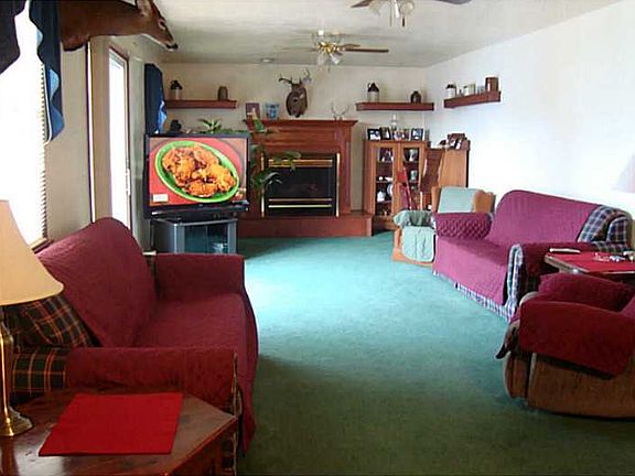 4th image of 228 Painter St