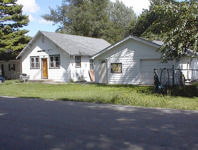 2nd image of 216 Schorie Ave