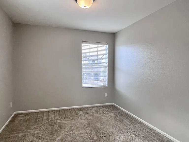 21783 E Radcliff Cir — Photo 16