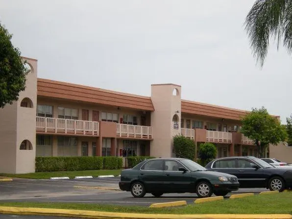 9101 Sunrise Lakes Boulevard #206, Sunrise, FL 33322