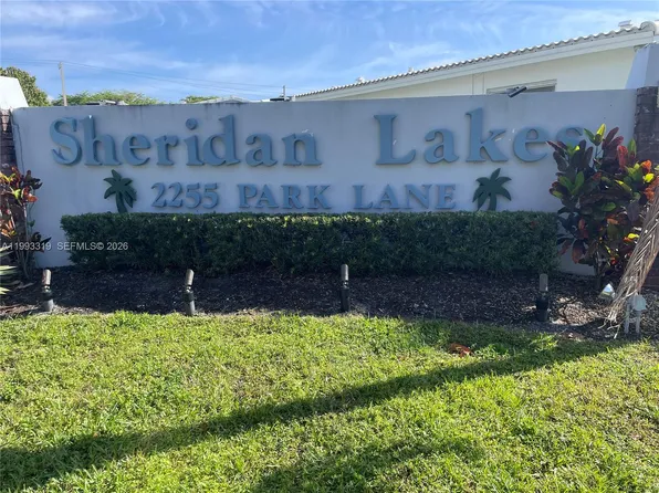 2300 Park Ln APT 208, Hollywood, FL 33021