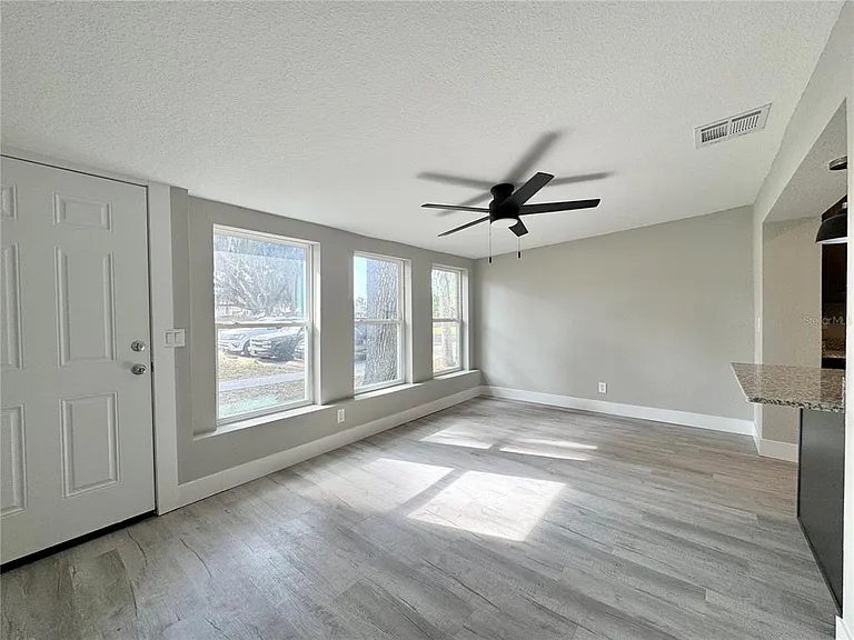 2346 Section Dr — Photo 11