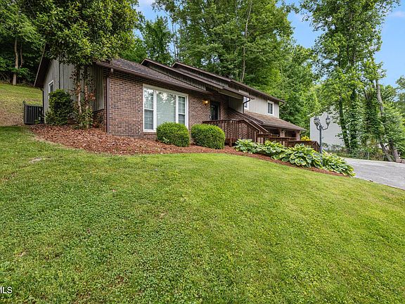 5th image of 707 Lazywood Dr