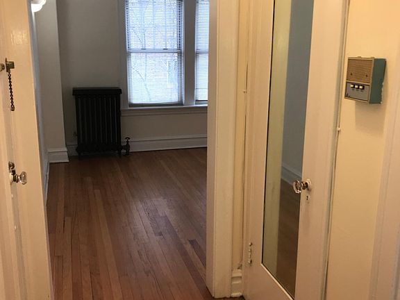 5th image of 903 S Cuyler Ave APT 3