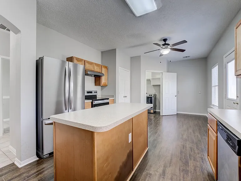 12415 Silversmine Dr — Photo 12