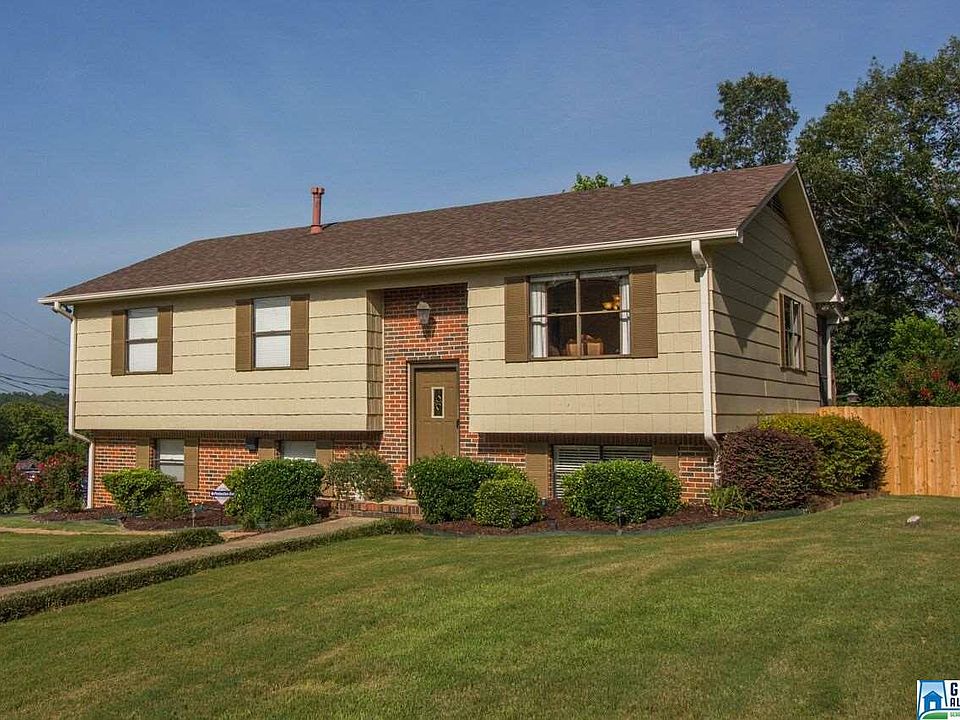 1st image of 301 Garden Grove Dr