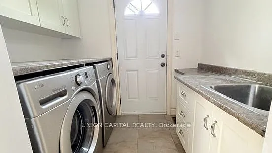 465 Hounslow Ave — Photo 17