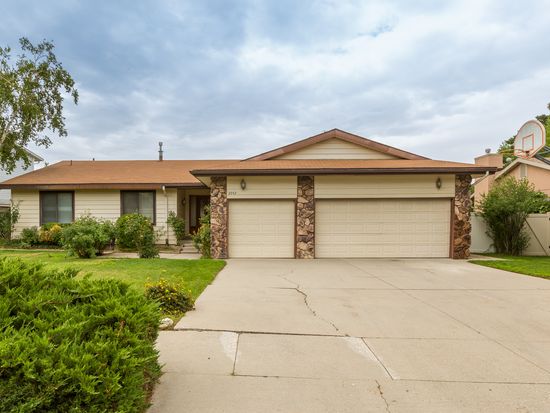 8942 S Ida Ln, Sandy, UT 84093