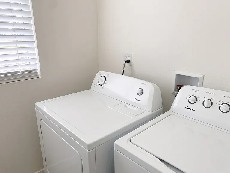 8715 Regina Ct — Photo 10