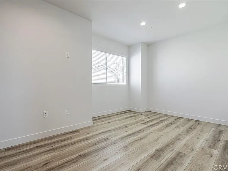 14662 W Sara Ln — Photo 18