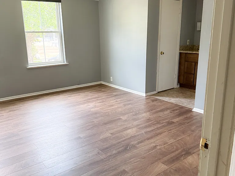 4335 Woodland Dr — Photo 7