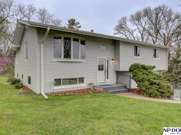 1209 S 16th St, Blair, NE 68008