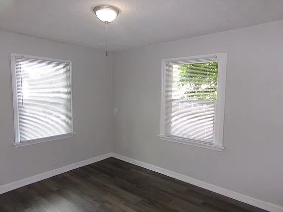 3rd image of 2234 Ravenwood Ave Unit 1