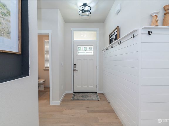 4th image of 1406 89th Avenue SE