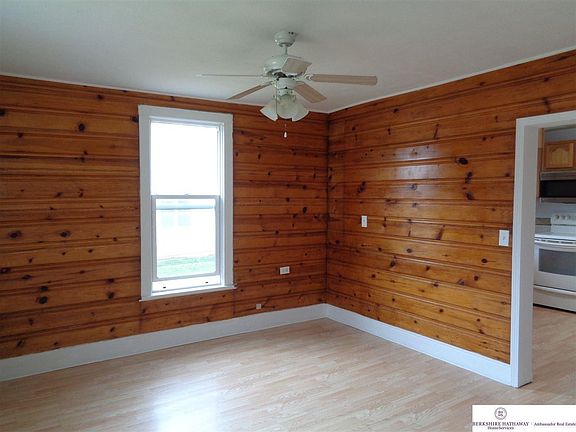 4th image of 623 S 10th St