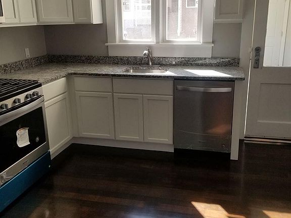 4th image of 40 Frances St