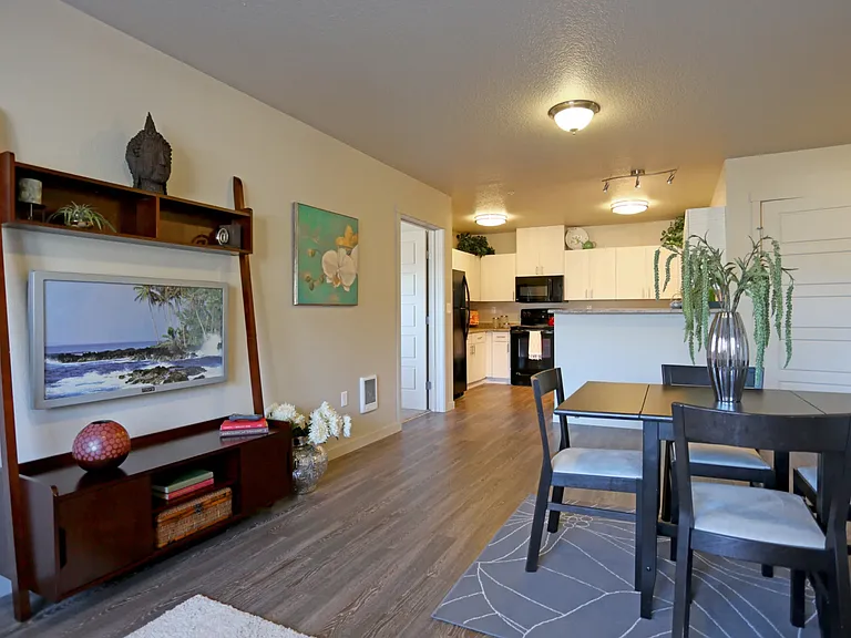 Pioneer Vista — Photo 20