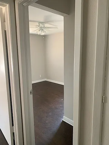 438 W Phillips Ct — Photo 16