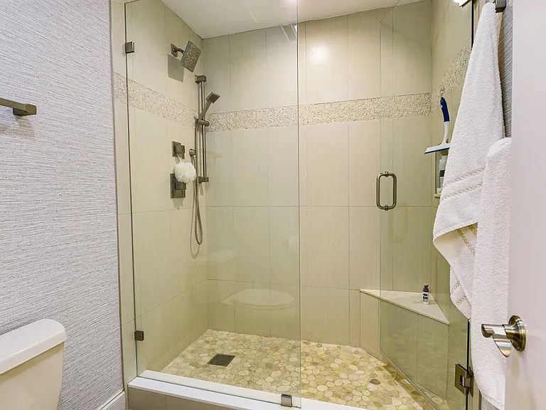 3718 Freshwater Dr — Photo 11