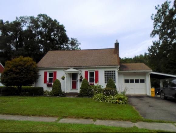 1st image of 832 E Circle Dr