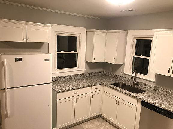 5th image of 377 Spring St SW
