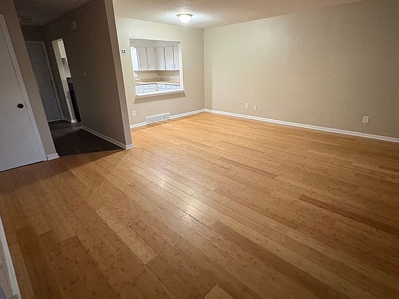 3rd image of 114 N Chestnut St #B
