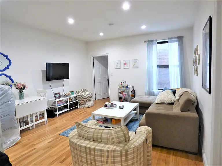 218 E 14th St #5R — Photo 1