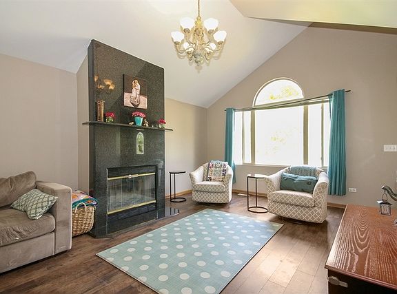 3rd image of 3045 Crescenzo Dr