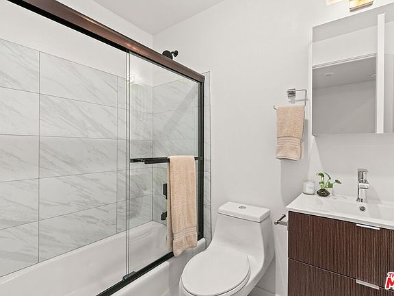 5th image of 654 N Virgil Ave APT 310
