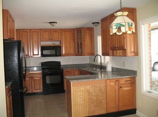 40 Cardinal Dr, Whispering Pines, NC 28327