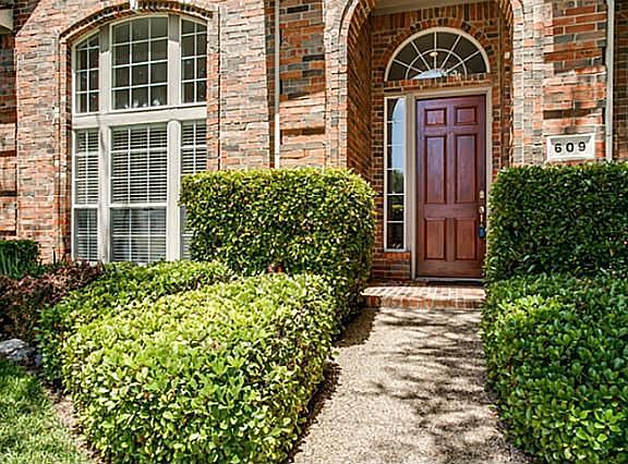 2nd image of 609 Winged Foot Ln