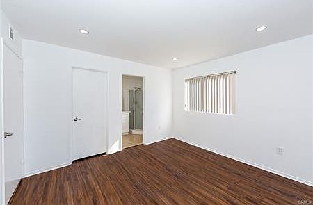 5th image of 835 E Lomita Ave #106
