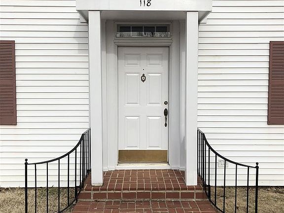 2nd image of 118 Mimosa Ln