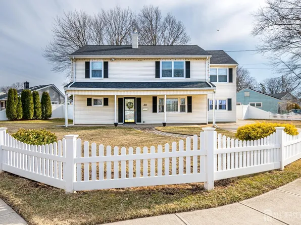 20 Colton Rd, Edison, NJ 08817