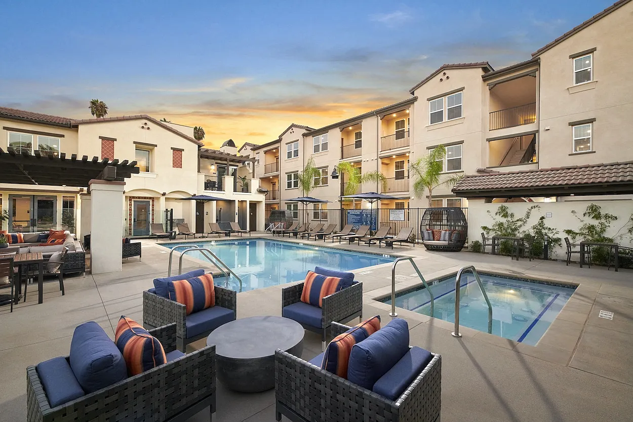 Lincoln Village Apartment Homes — Photo 4